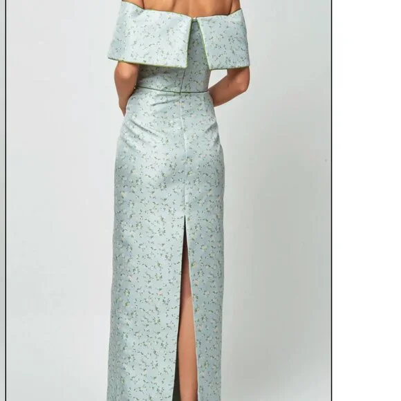 Elegant strapless Markarian gown that works for formals or weddings - Picture 8 of 9